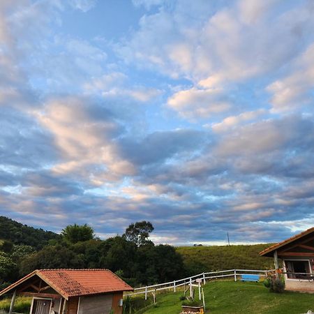 Pousada Vale Monte Azul Santo Antônio do Pinhal Buitenkant foto
